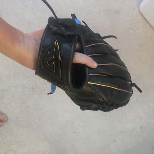 Black Used Outfield 12.5" Baseball Glove