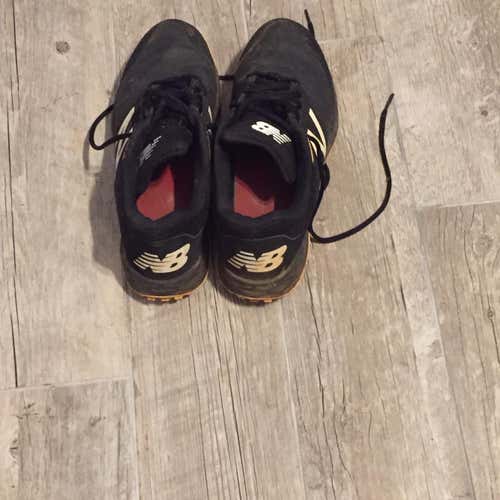 New Balance Turfs Size 10.5