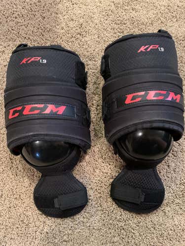 Used CCM kp 1.9 knee pads