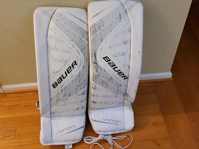 White Used Senior 33" Bauer Vapor X700 Goalie Leg Pads
