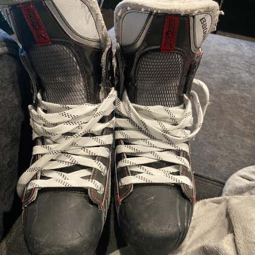 Used Bauer Vapor X100 Regular Width Size 7.5 Hockey Skates