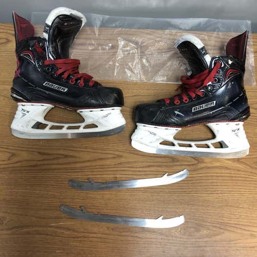 Used Bauer Vapor X900 Size 5.5 EE Skates With A Extra Pair Of Used LS3 Steels