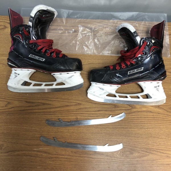Used Bauer Vapor X900 Size 5.5 EE Skates With A Extra Pair Of Used LS3 Steels