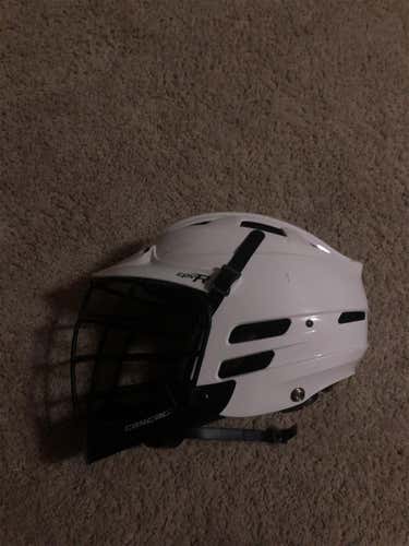 White Used Player's Cascade CPV-R Helmet