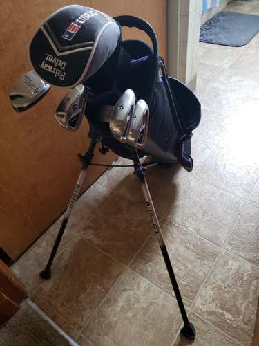 Used US Kids Golf Right Handed Clubs Uniflex 6 Pieces