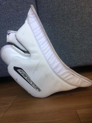 White Senior Used Bauer Regular Reactor 5000 Blocker