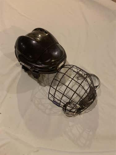Great Shape Black Youth Used Large Bauer Helmet