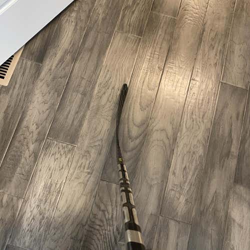 Used Left Hand Supreme 2S Pro Mid Pattern Pro Stock Hockey Stick