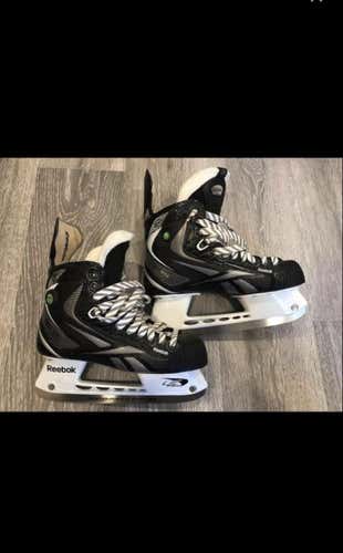 New Reebok 20k Regular Width Size 8 Hockey Skates
