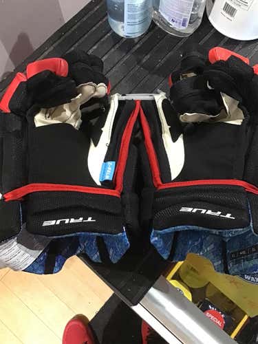 Black New True XC7 13"  Gloves