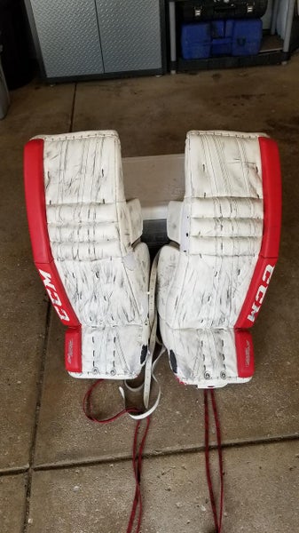 Used Intermediate 31" +1 CCM Extreme Flex II Goalie Leg Pads