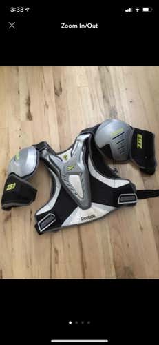 Medium Reebok Shoulder Pads Lacrosse