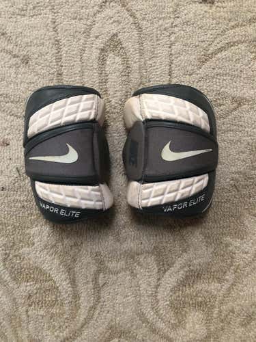 Used Extra Large Nike Vapor Elite Arm Pads