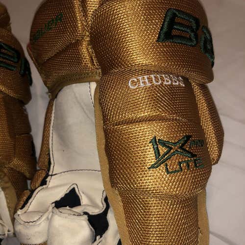 Game Worn Used Jamie Benn Dallas Stars Winter Classic Bauer Hockey Gloves