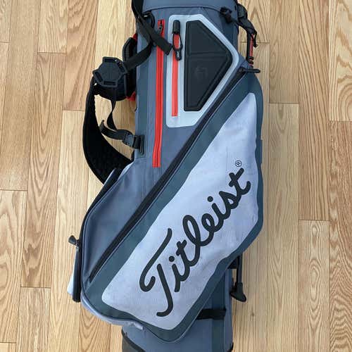 Titleist Players 5 Stand Bag