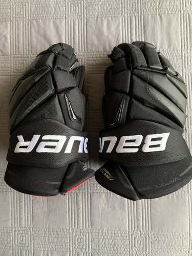 Black Used Senior Bauer Vapor X100 Gloves 15"