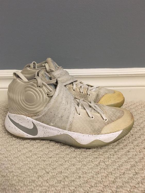 nike kyrie 2 silver speckle