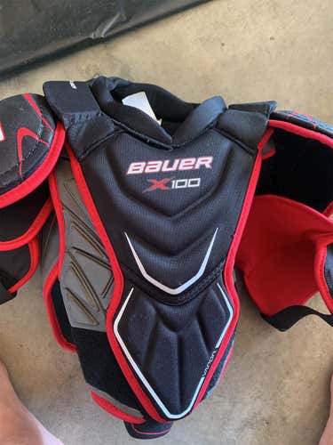 Used Medium Bauer Vapor X100 Shoulder Pads
