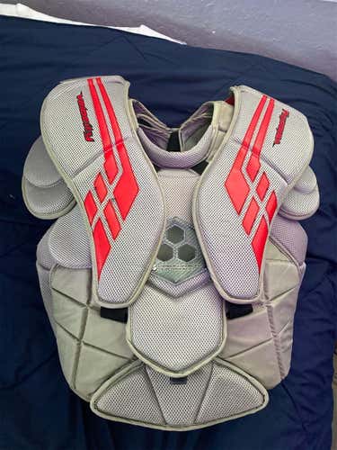 Used Medium Vaughn Velcocity VE8 Pro  Goalie Chest Protector