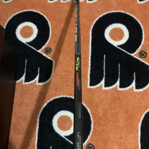 Used Right Handed Vapor FlyLite P92 Flex 65  Hockey Stick