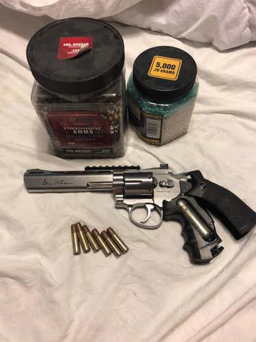 AIRSOFT CO2 revolver With 1500 Pellets