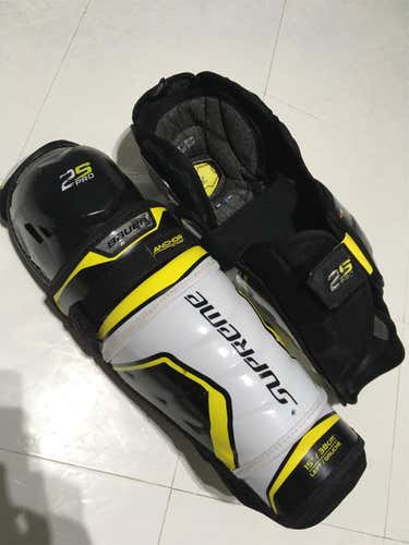 Used Bauer Supreme 2S Pro, Shin Pads 15, Pro Stock