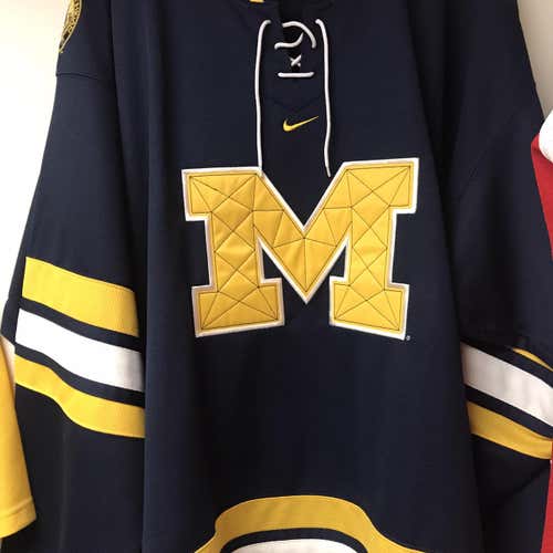 University Of Michigan Wolverines NWT Blue Adult XL Nike Hockey Jersey