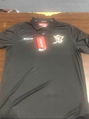 Adult Medium CCM Wilkies -Barrie Penguins Golf Shirt