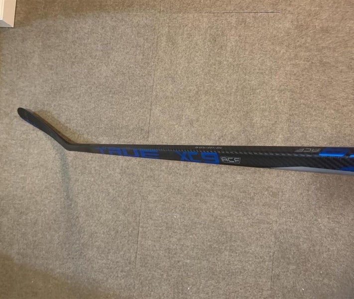 True XC9 ACF 50 Flex Right Hand Hockey Stick