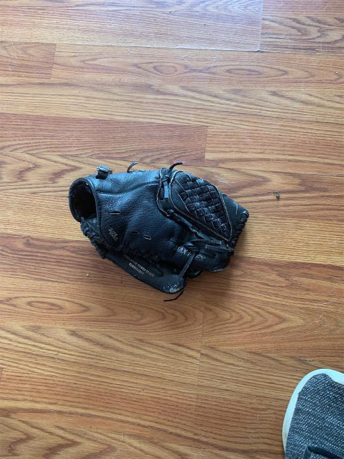 Black Used Infield 10.75" Baseball Glove