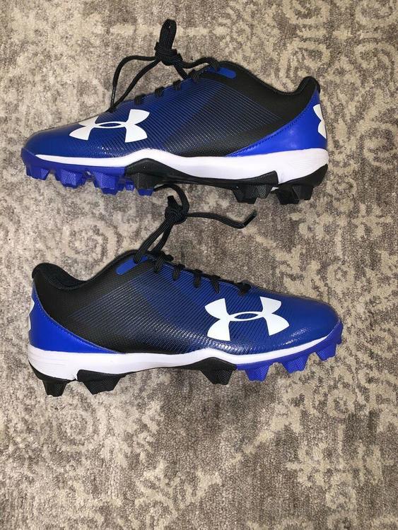 size 6.5 baseball cleats