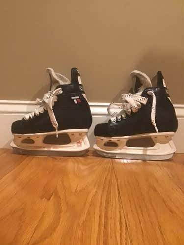 Used CCM Tacks 152 Regular Width  Size 11 Hockey Skates