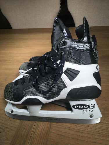 Senior never used 952 CCM Tacks Hockey Skates Size 9