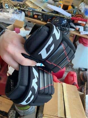 Black Used Senior CCM Edge Gloves 13"