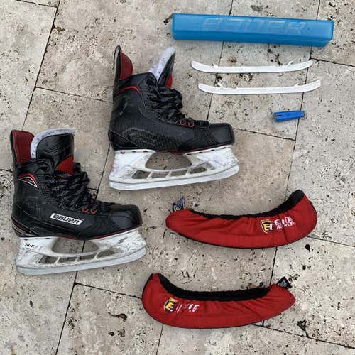 Used Bauer Vapor X700 Regular Width Size 6.5 Hockey Skates