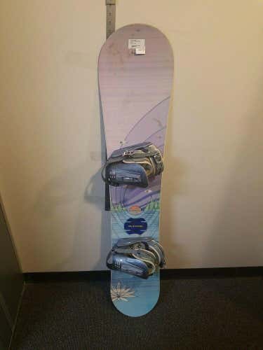 Atlantis Snowboard With Bindings K2 Size 152cm