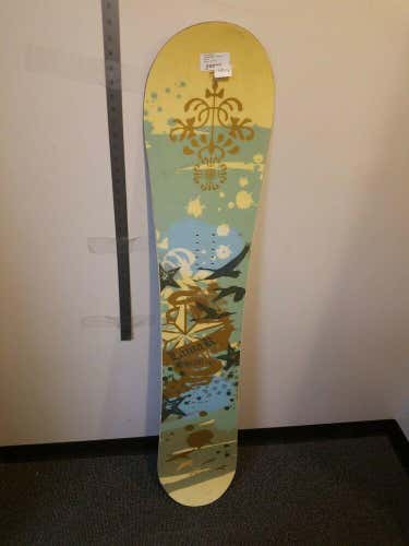 Lamar Swan Snowboard Size 147 Cm