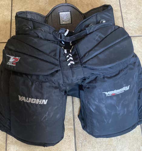 Used Vaughn V7 XR Pro Carbon Goalie Pants - Size Large