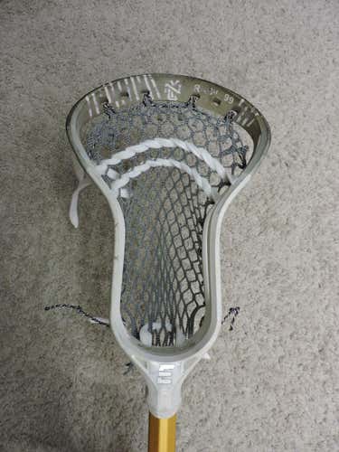 Rabil dyed Hawk on a gold apollo shaft