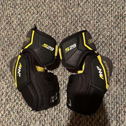 Used Medium Bauer Supreme s29  Elbow Pads
