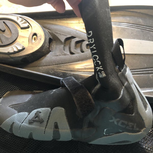 Used XCEL Bamboo 5mm Gloves And Booties