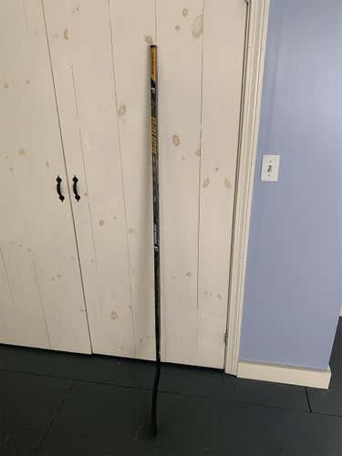 Used Right Handed Supreme 1S Mid Pattern  Hockey Stick