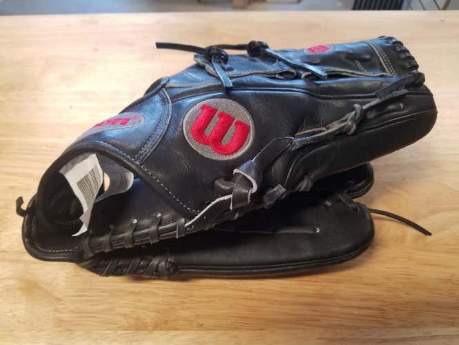Black New High School/College Wilson Right Hand Throw Outfield A2000 Baseball Glove 12.5"