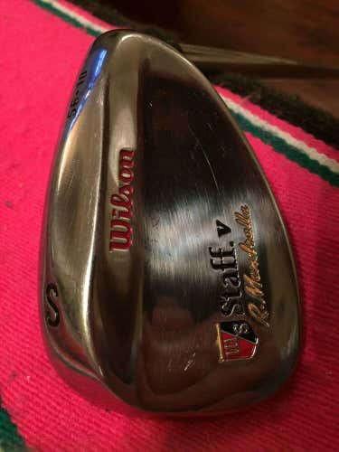 Wilson Staff V Mendralla 56* 10 Sand Wedge Steel FatShaft 35 1/4” RH New