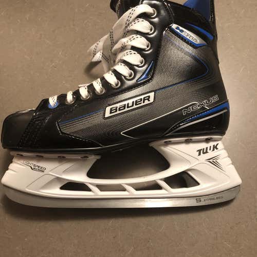 New Bauer Nexus N2700 Regular Width Size 10 Hockey Skates