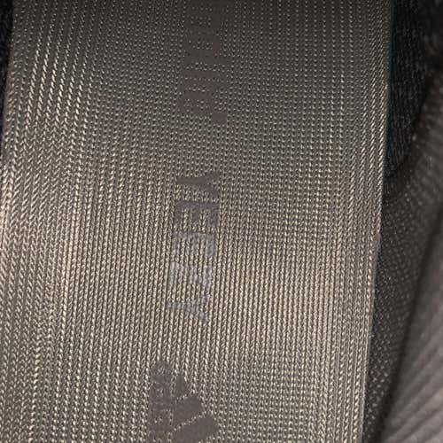 New Yezzy 700”Geode” Size: 8.5 M