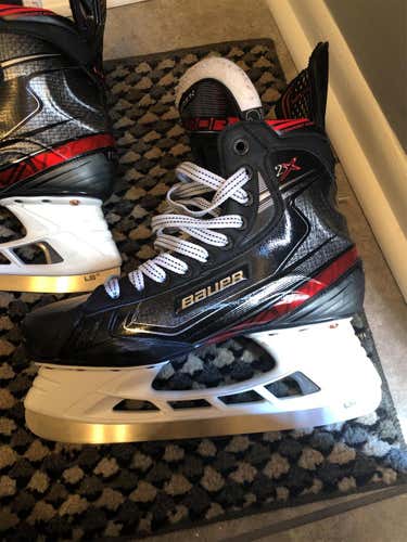 Used Bauer Vapor 2X Regular Width  Size 8 Hockey Skates
