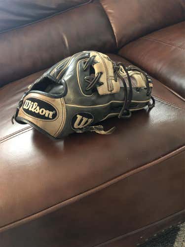 Used Right Hand Throw A2000 11.5" Baseball Glove