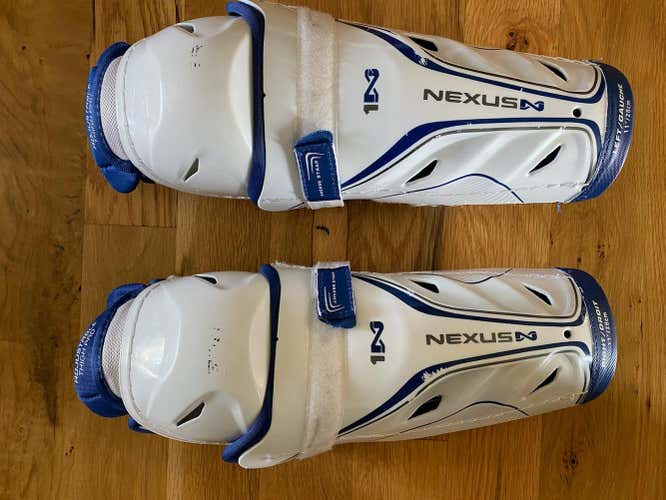 Used Junior Bauer Nexus 1N Shin Pads