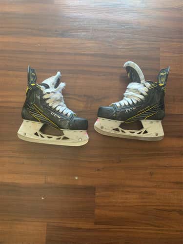 Used CCM Super Tacks Regular Width Size 6 Hockey Skates